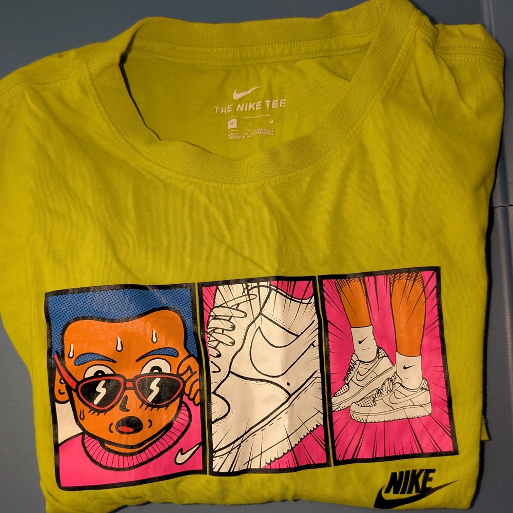 Nike Graphic Tee in Yellow and Pink